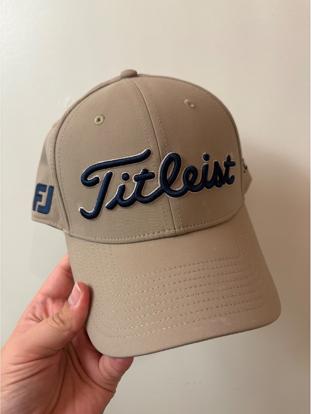Titleist Pro V1 Performance Golf Cap FootJoy with UPF 50+ Protection